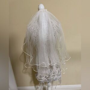 29 inch long Elegant White Lace Bridal Veil
